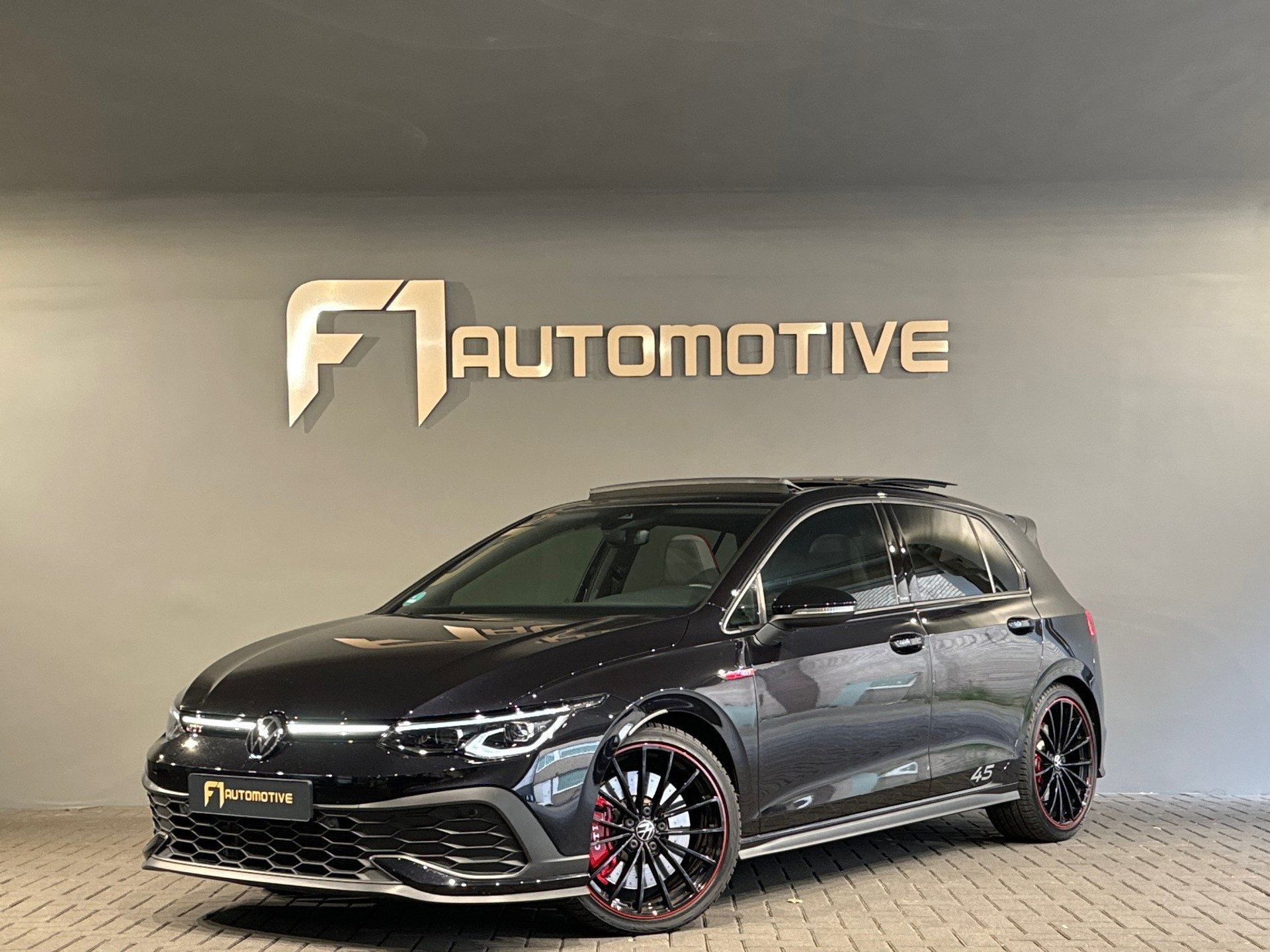 Volkswagen Golf 2.0 TSI GTI Clubsport 45 Jahre Pano|Akrapovic 46190208-0.jpg | F1 Automotive